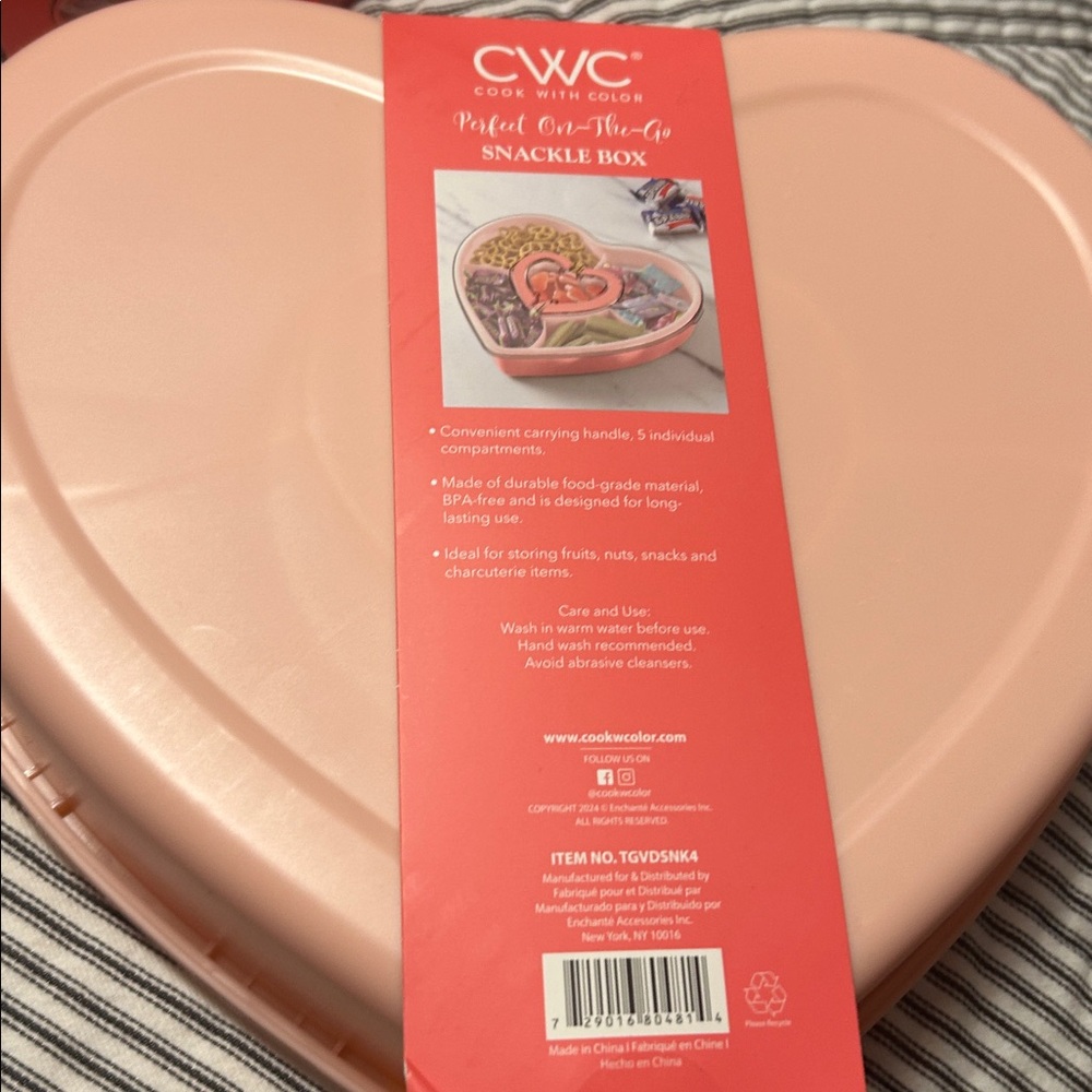 CWC Heart-Shaped Snackle Box - Picture 6 of 13